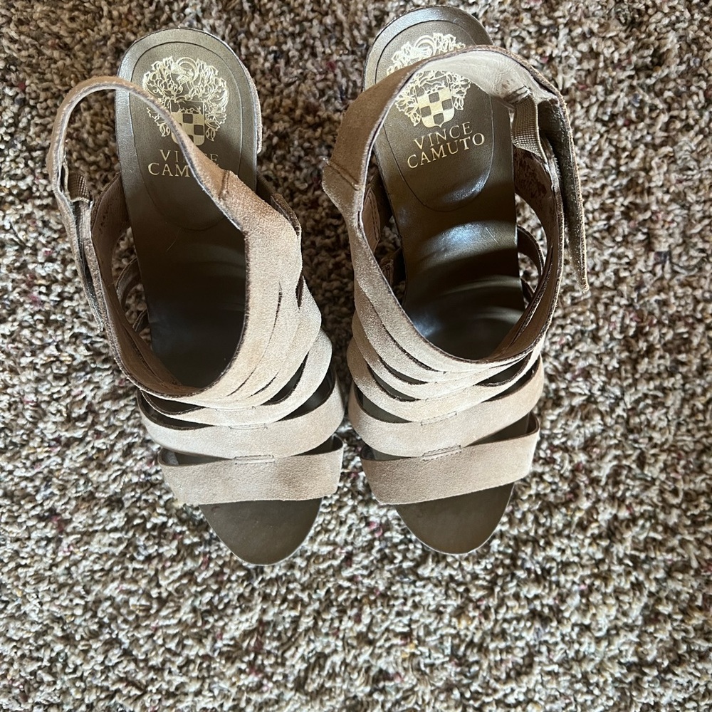 Heels - Picture 2 of 3